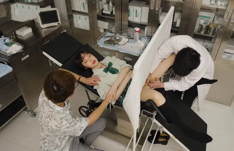 Lên giường với bé nhân viên TGDĐ chân dài cực phẩm